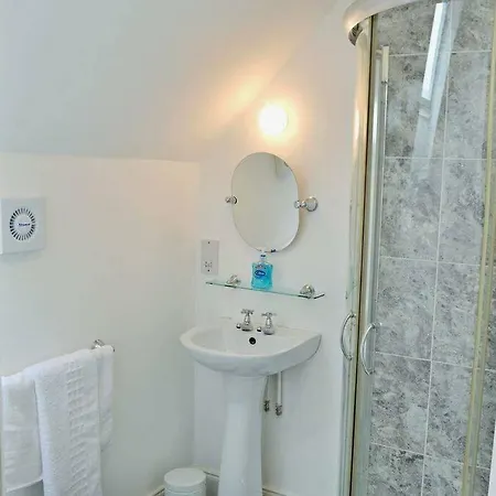 Of Both Worlds! Holiday home *